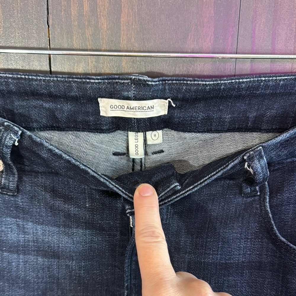 Good American Dark Wash Skinny Jeans - Picture 3 of 4